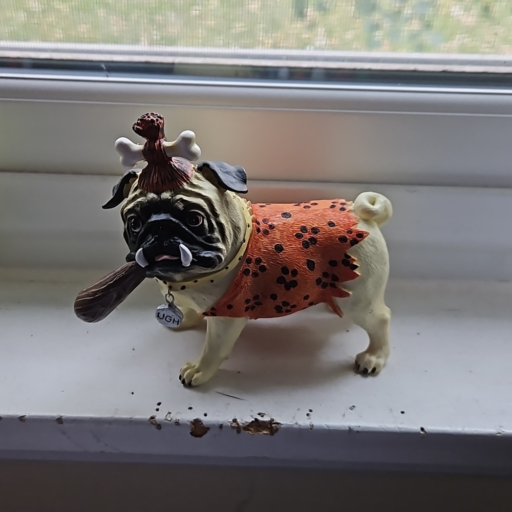 Pug figure
